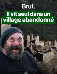 Michel est le dernier à habiter ce village depuis la mort de son père