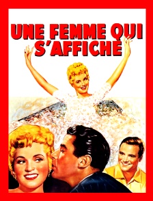 Une femme qui s'affiche