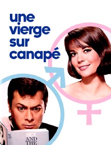 Une vierge sur canapé