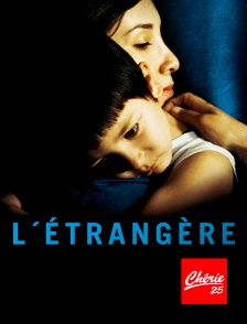 Chérie 25 - L'étrangère