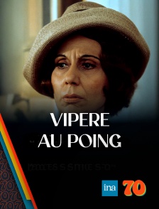 INA 70 - Vipère au poing