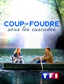 Coup de foudre sous les cascades