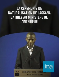 INA - La cérémonie de naturalisation de Lassana Bathily au ministère de l'Intérieur