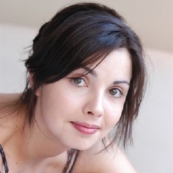 Emilie Cazenave - Actrice