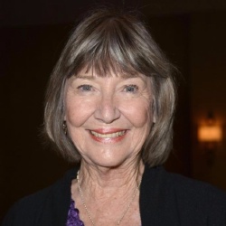 Charlotte Stewart - Actrice