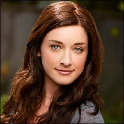 Margo Harshman - Actrice