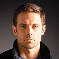 Dylan Bruce - Acteur