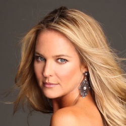 Sharon Case - Actrice
