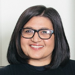 Nahnatchka Khan - Réalisatrice
