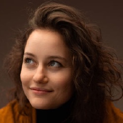 Dominique Devenport - Actrice