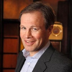 Tom Bradby - Présentateur