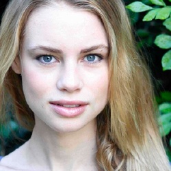 Lucy Fry - Actrice