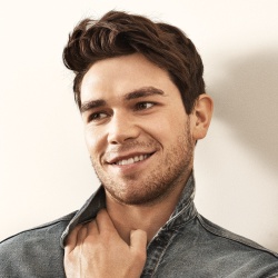 K.J. Apa - Acteur