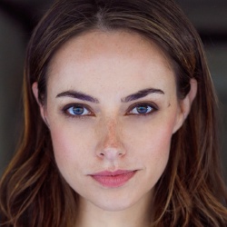 Jen Nikolaisen - Actrice