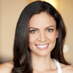Sandra Stone - Actrice