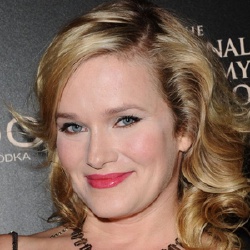 Nicholle Tom - Actrice