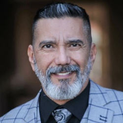 Steven Michael Quezada - Acteur