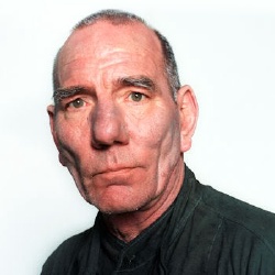 Pete Postlethwaite - Voix Off VO