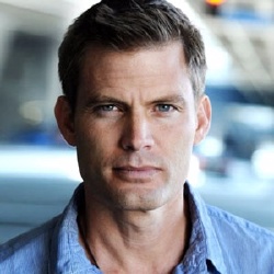 Casper Van Dien - Guest star