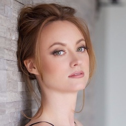 Fiona Vroom - Actrice