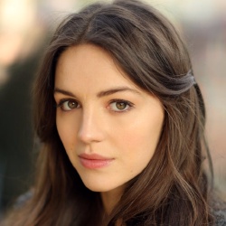 Ella Hunt - Actrice