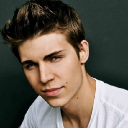 Nolan Gerard Funk - Acteur