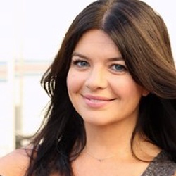 Casey Wilson - Scénariste