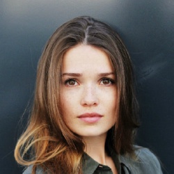 Zoe Moore - Actrice