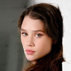 Astrid Bergès-Frisbey - Actrice