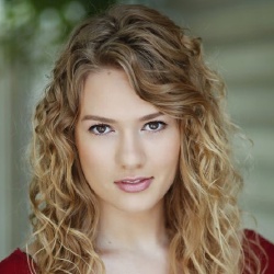 Tori Anderson - Actrice