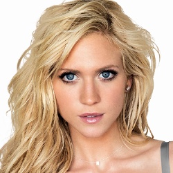 Brittany Snow - Actrice