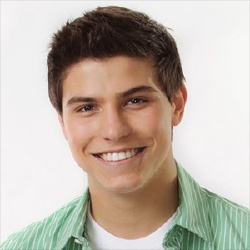 Luke Bilyk - Acteur