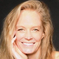 Suzy Amis - Actrice