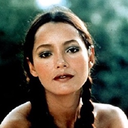 Barbara Carrera - Actrice