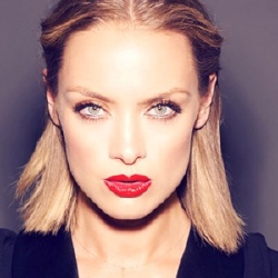 Rachel Skarsten - Actrice