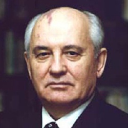 Mikhaïl Gorbatchev - Politique
