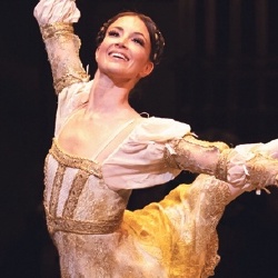 Lauren Cuthbertson - Danseuse
