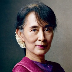 Aung San Suu Kyi - Politique