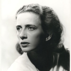 Leora Dana - Actrice