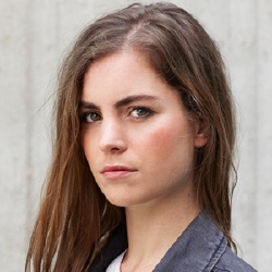Hannah Hoekstra - Actrice