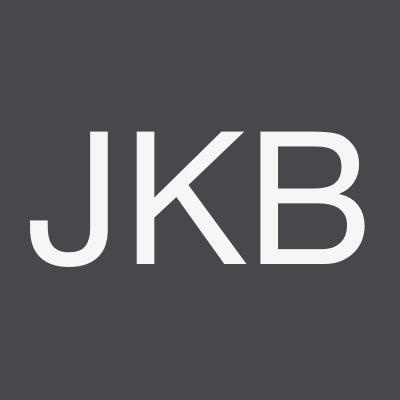 Joel Kim Booster - Présentateur